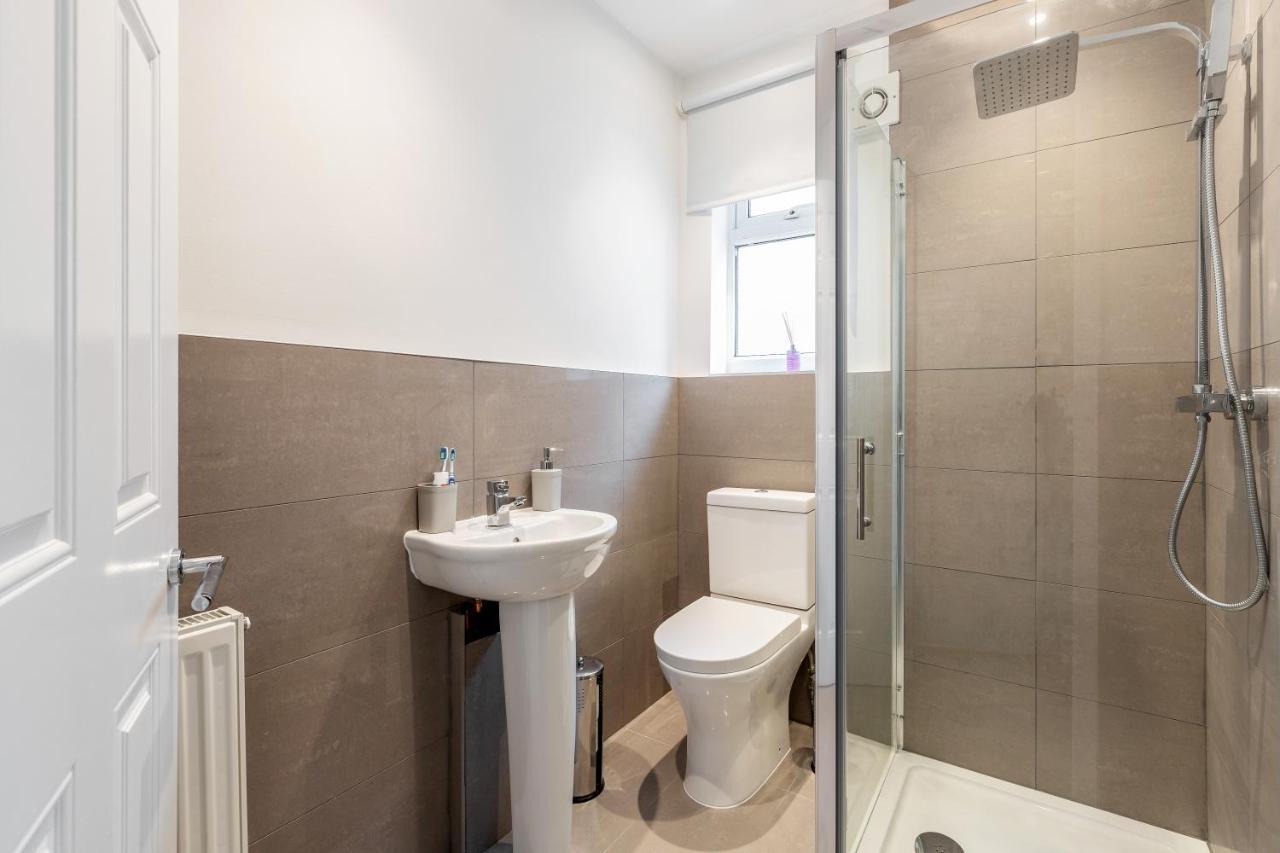 Dartford, Kent - Modern 2Bd 2Bath En-Suite Bungalow M25 Bluewater Exterior foto